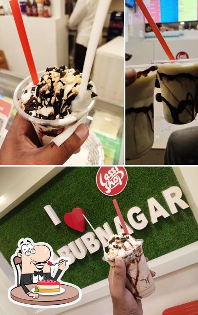 LASSI SHOP serves a variety of sweet dishes