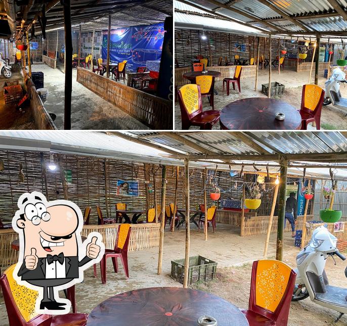 Look at the image of Mehfill Kulhad Cafe