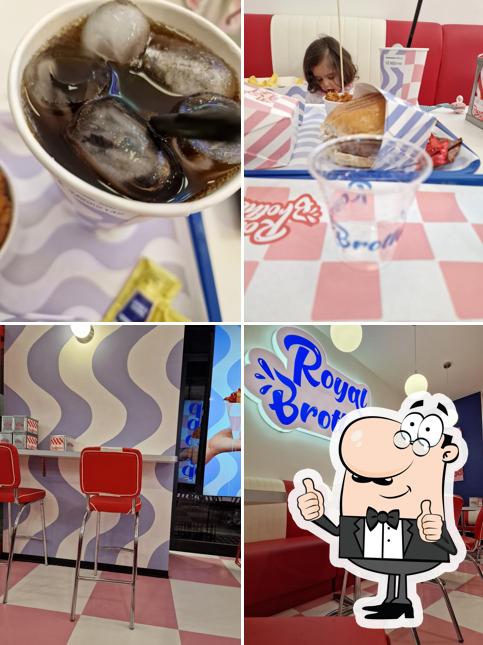 Ecco una foto di Royal brothers