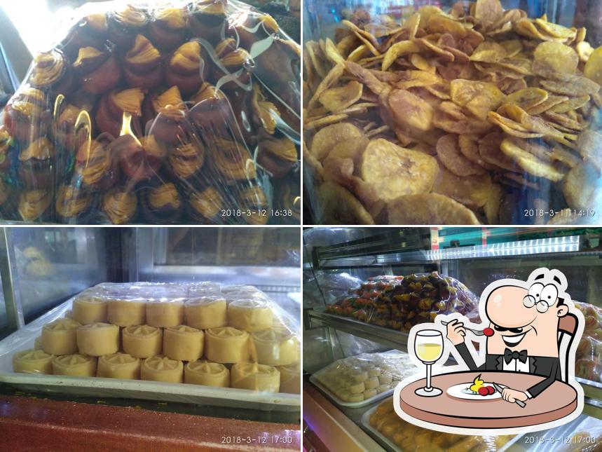 Food at Cookies Bakes