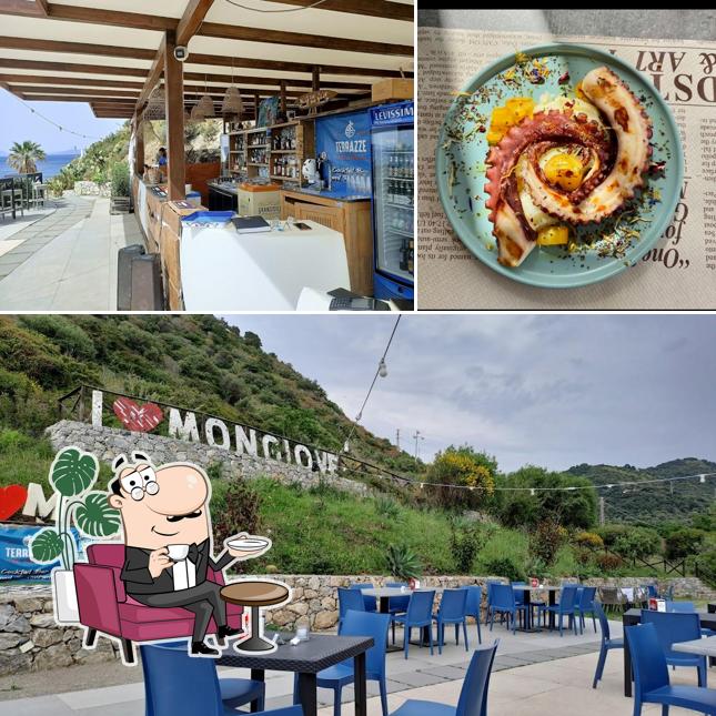 Siediti a un tavolo di Terrazze di Giove