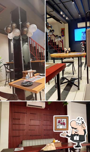 Check out how Hudson Chopsticks looks inside