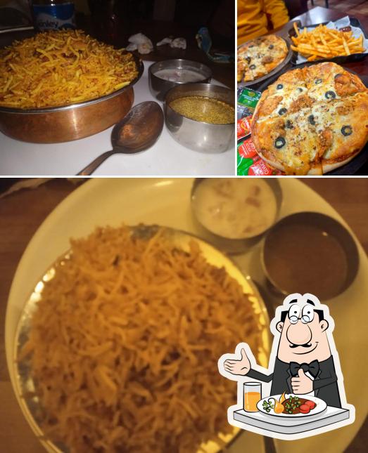 Meals at Arrow Hub (Authentic pizza)