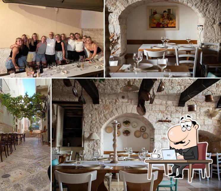 Gli interni di Osteria Caroseno