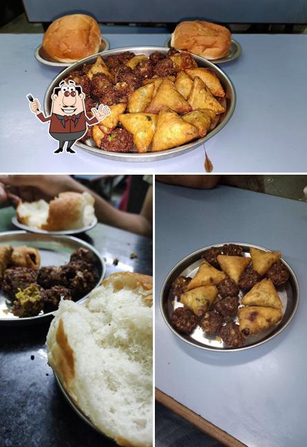 Food at NEW FAMOUS SAMOSA HOUSE