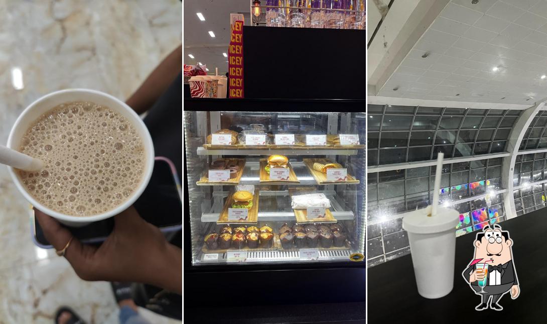 Latte at Caféccino & bar