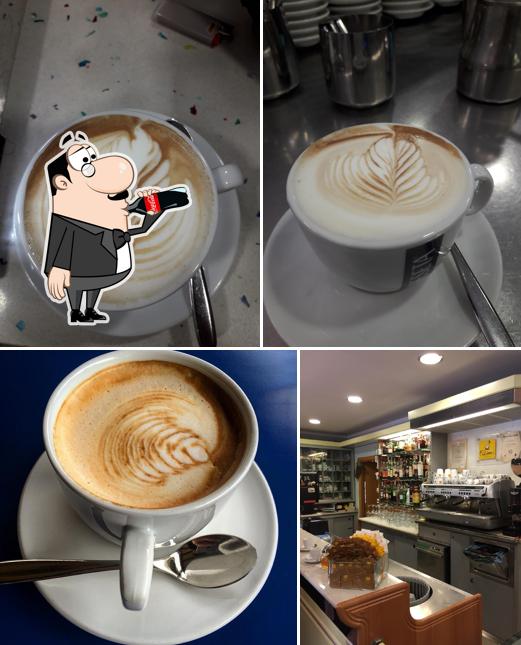 Goditi un drink dal menu