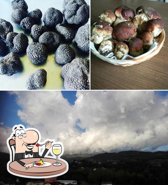 Albergo Ristorante Berzolla - Albareto si caratterizza per la cibo e esterno