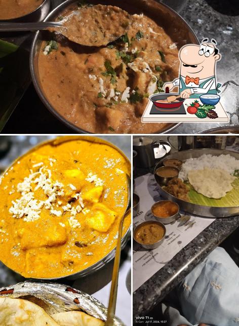 Chicken curry at Shri Sangeetas