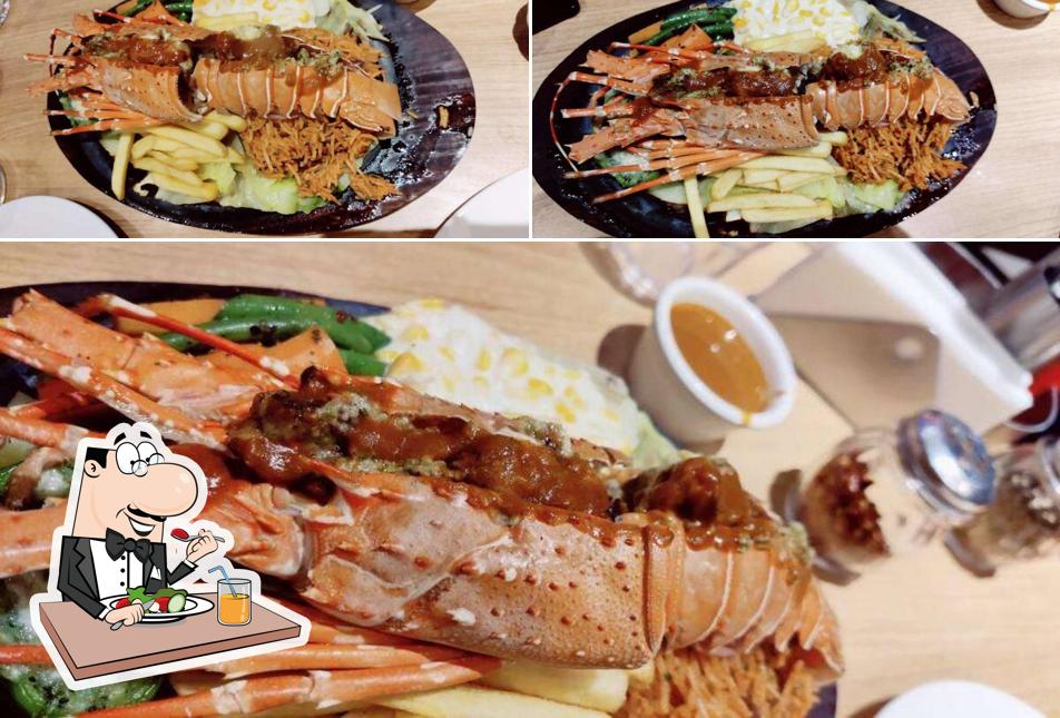 Meals at Pop Tate's Xperia Mall