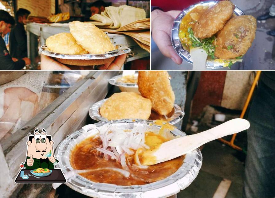 Food at Jung Bahadur Kachori Wala