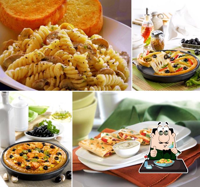 Pizza Hut South City Mall, Kolkata