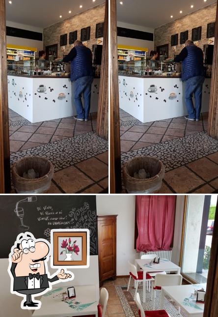 Gli interni di Cubo Caffè e Moda