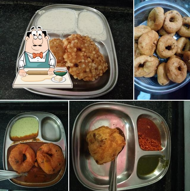 Samosa at S. K. Snacks Centre