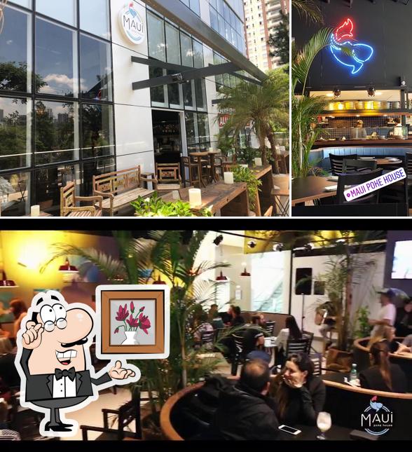Veja imagens do interior do Maui Poke House - Alphaville