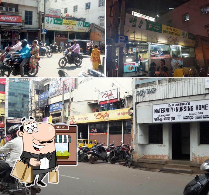 The exterior of Shree Shetty Snacks