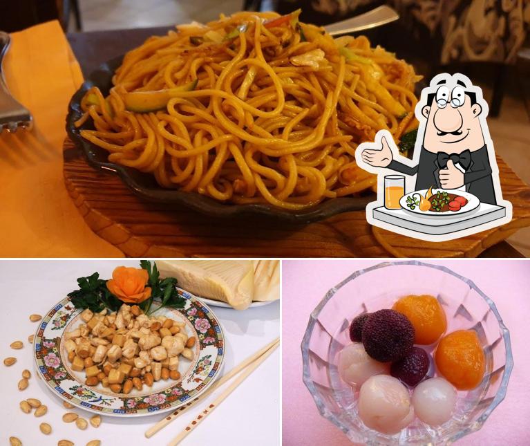 Cibo al Ristorante Primavera Cinese Giapponese