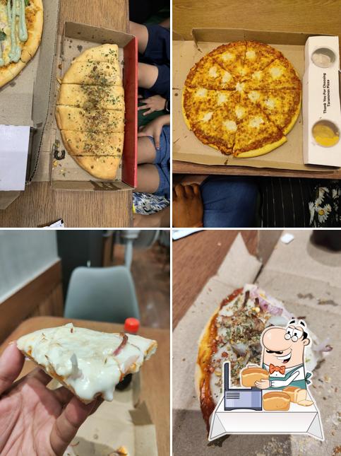 Garlic bread at Taranovas Pizza