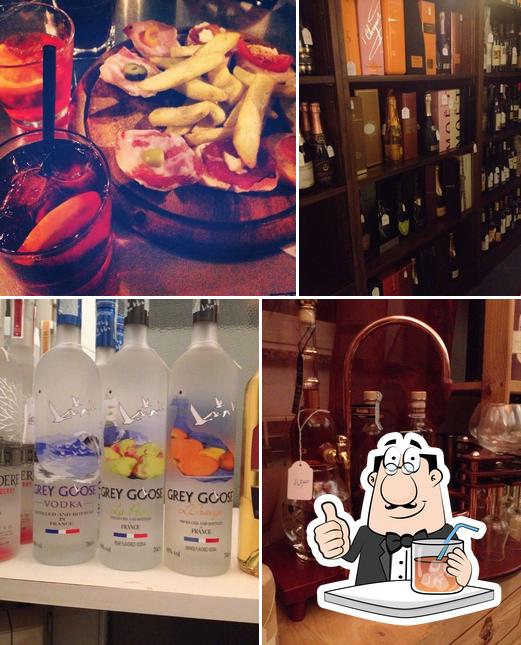 Goditi un drink dal menu