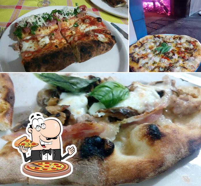 Ordina tra le svariate varianti di pizza