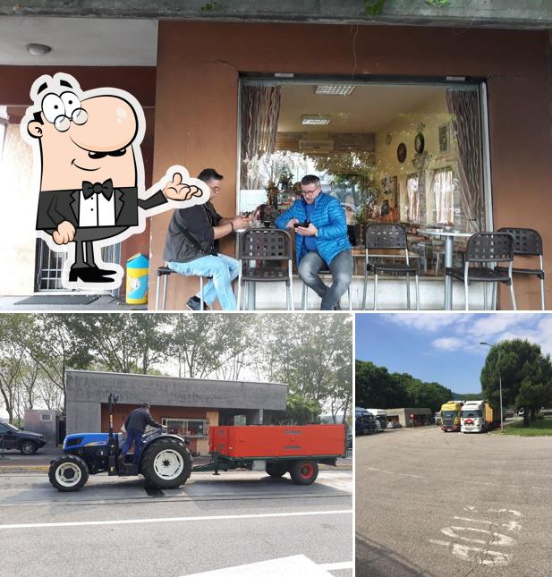 Dai un'occhiata agli interni di Pesa Pubblica