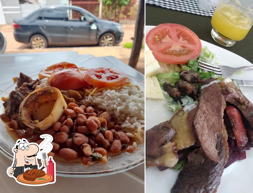 Escolha pratos de carne no Restaurante Sabor da Casa