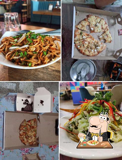 Pad thai at Cafe Lazymojo