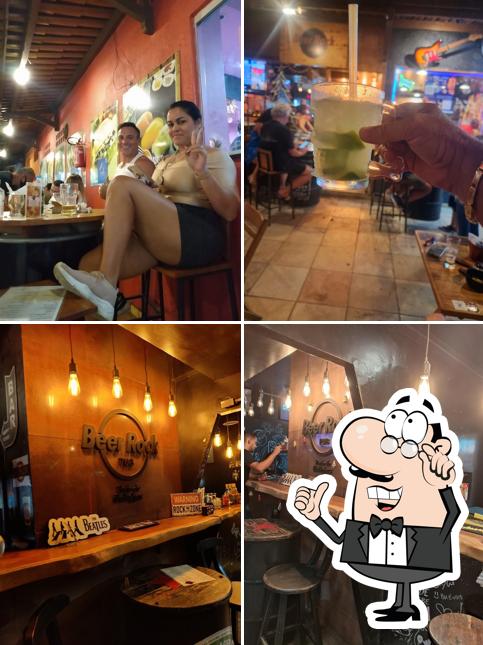 O interior do Beer & Rock Pub