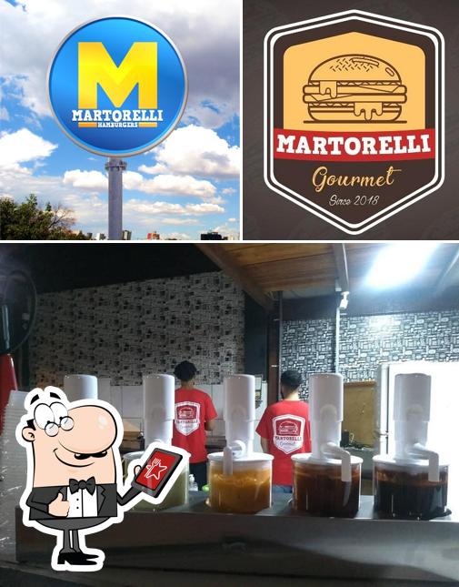 A exterior e interior do restaurante