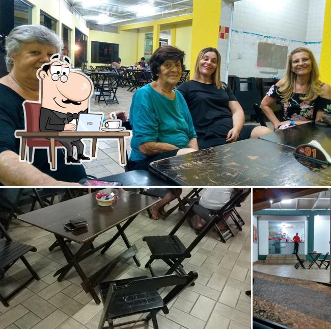 O interior do Tortelle pizzaria