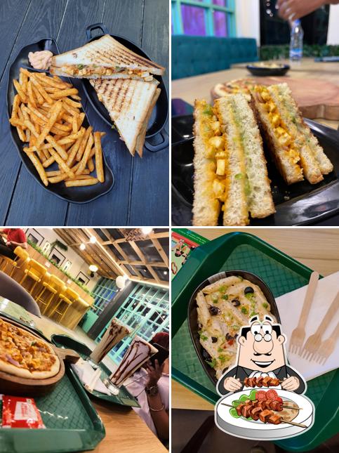 Meals at CAFÉ AROMA WHITE