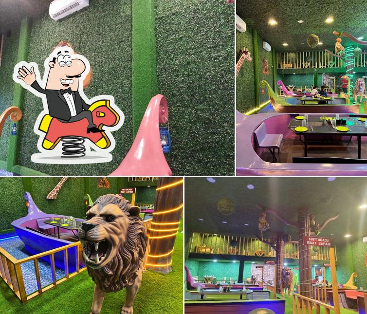 Look at the pic of Jungle Boat Restaurant