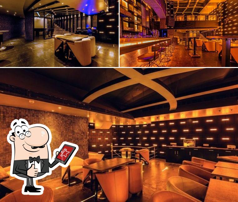 Here's a picture of Club Switch by Striker