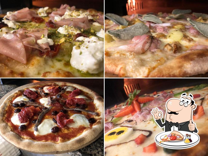 A Pizzeria da asporto La Piazzetta, puoi prenderti una bella pizza