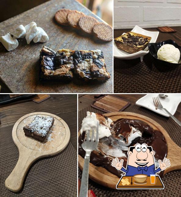 Meals at The Avenue Cafe - by Bronies