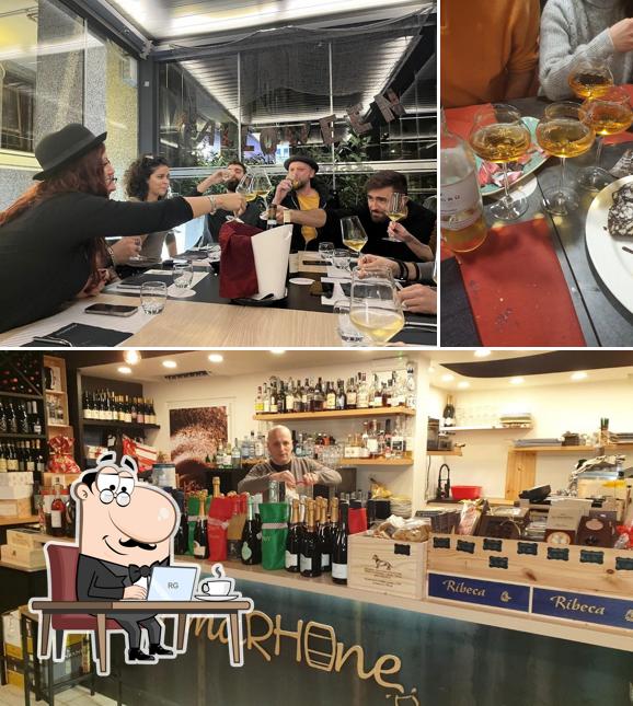 Dai un'occhiata agli interni di Amarhone