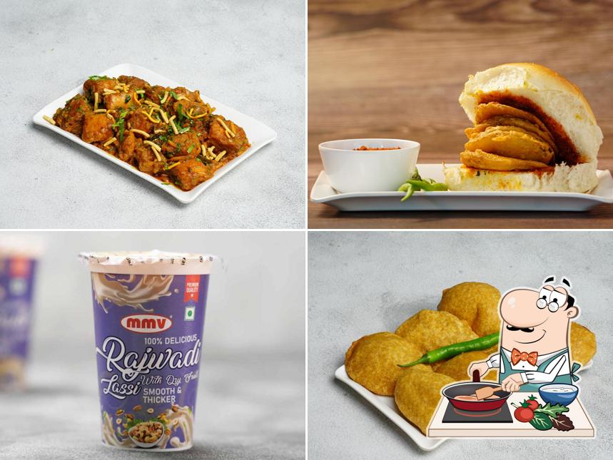 Chicken curry at MMV Mumbaiya Misal & Vadapav Kudasan