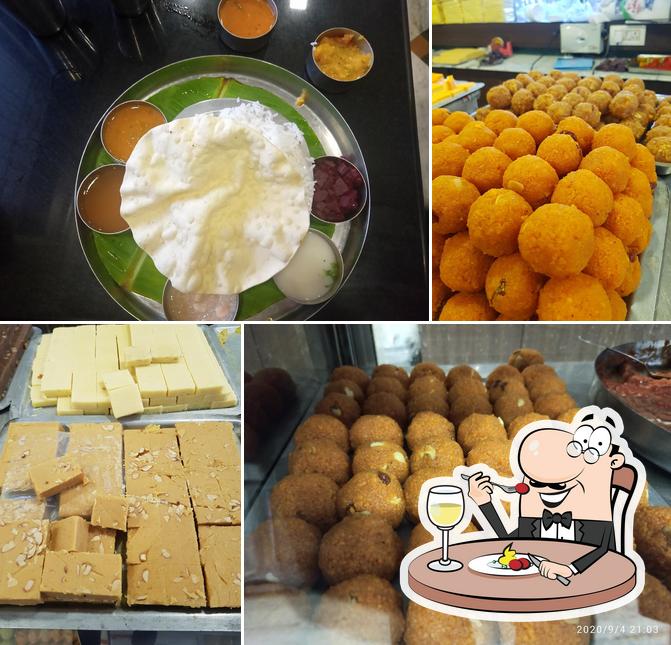 Food at Arya Bhavan Hotel