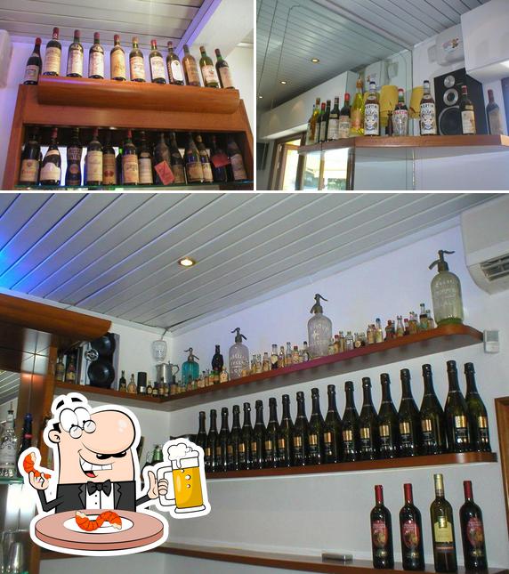 Puoi prenderti un rinfrescante bicchiere di birra chiara o scura