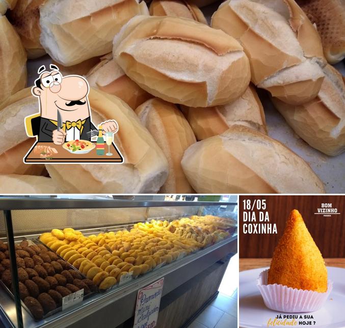 Comida em Padaria Bom Vizinho