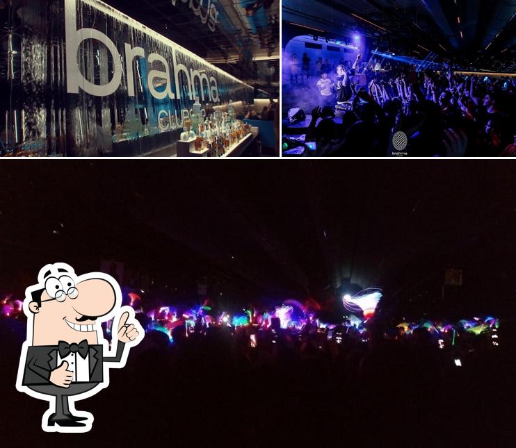 Vedi questa foto di Brahma clubship