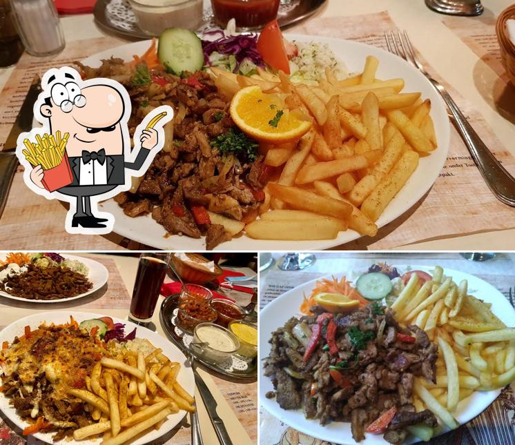 Commandez des pommes frites à Pyramide