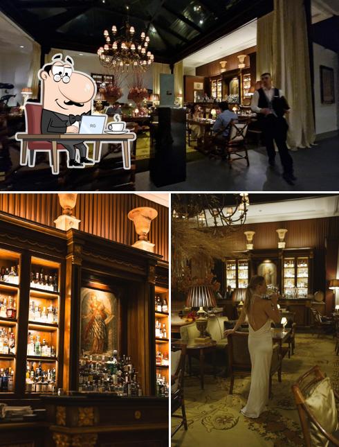 Gli interni di Atrium Bar