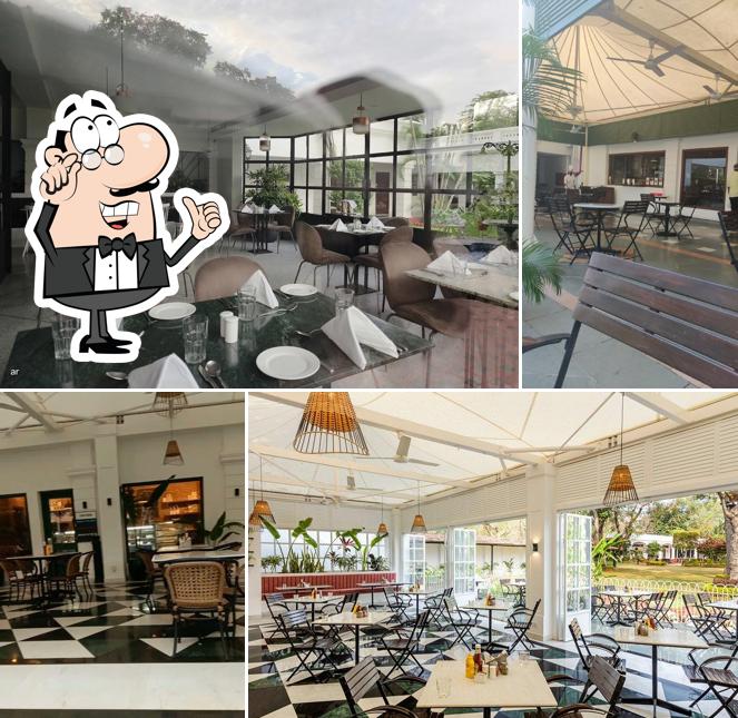 The interior of Cafechino