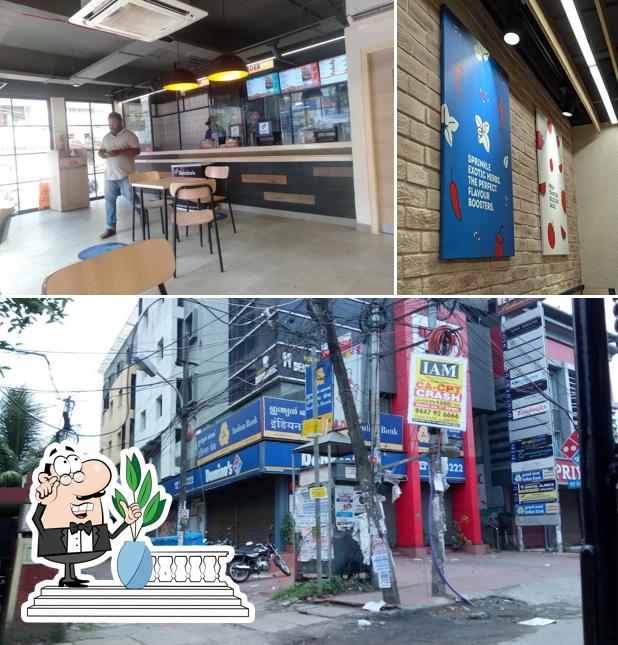 Check out how Domino's Pizza Palarivattom, Ernakulam looks outside