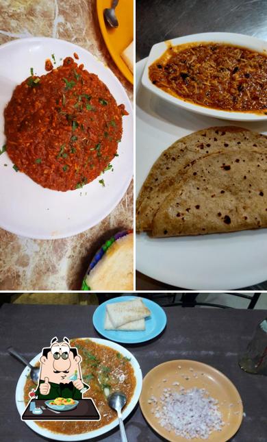 Food at R.K. Omlet Centre