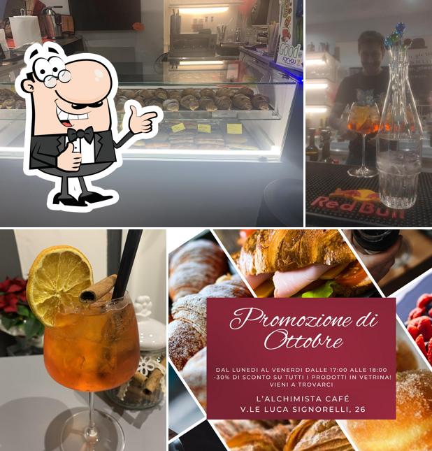 Ecco un'immagine di L' Alchimista Café