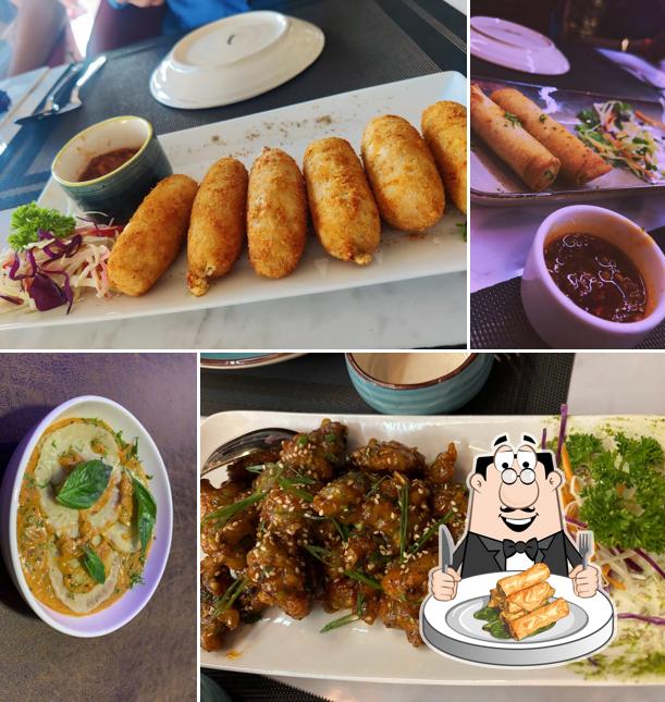 Spring rolls at De L'amour