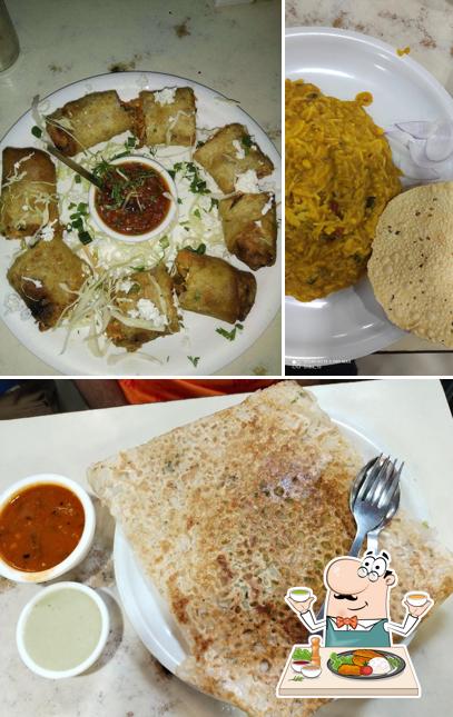 Food at Shri Seena Palace Hotel