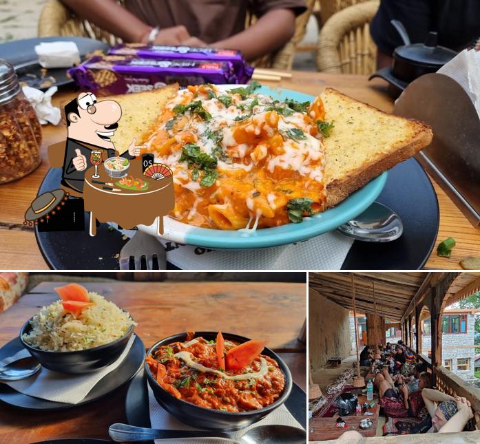 Basho Mud Huts and Restaurant in Vashisht, Manali is distinguished by food and beverage